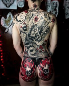 tattoo dark dos complet loup