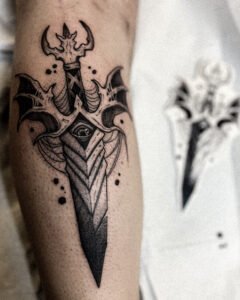 tatoueur saint etienne tattoo dague