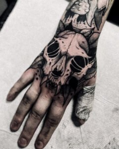 tatoueur saint etienne tattoo crâne chat