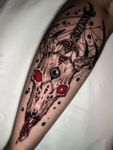 tatoueur saint etienne tattoo cerf